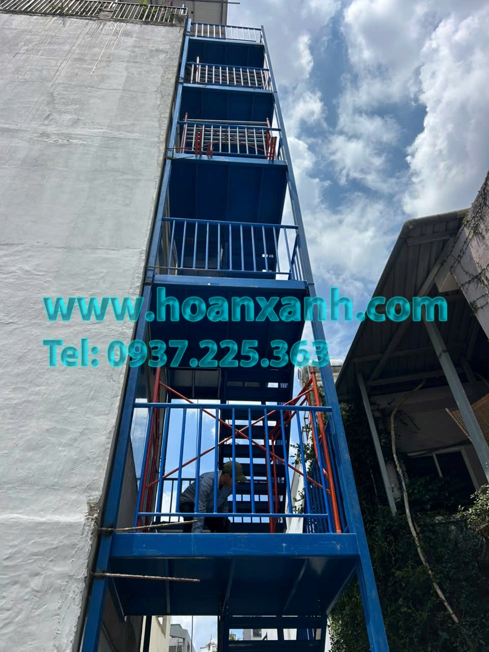 Cầu thang thoát hiểm