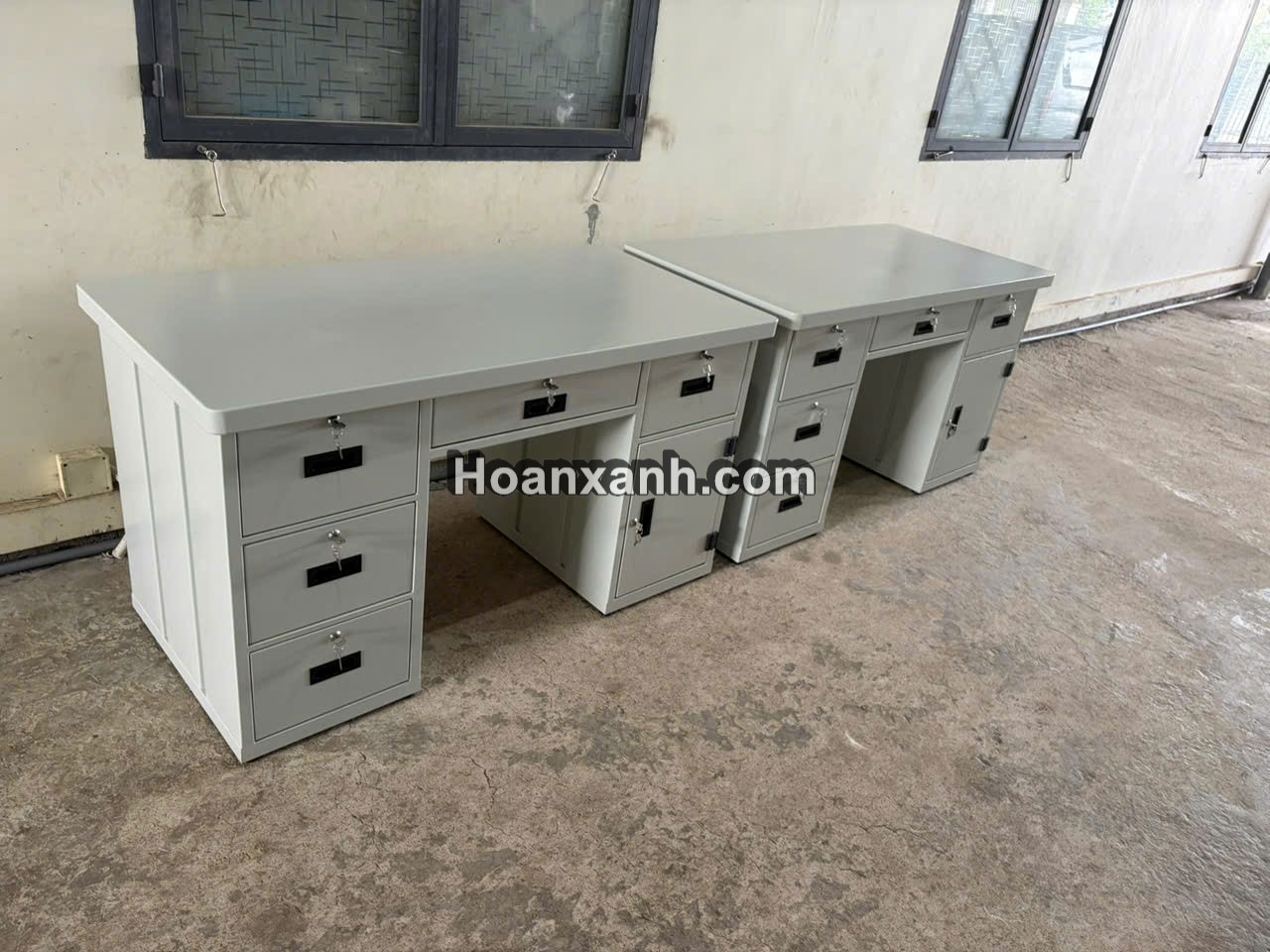 bàn làm việc